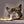 Handgemaltes Haustierportrait auf Handyhülle im Gold Stil